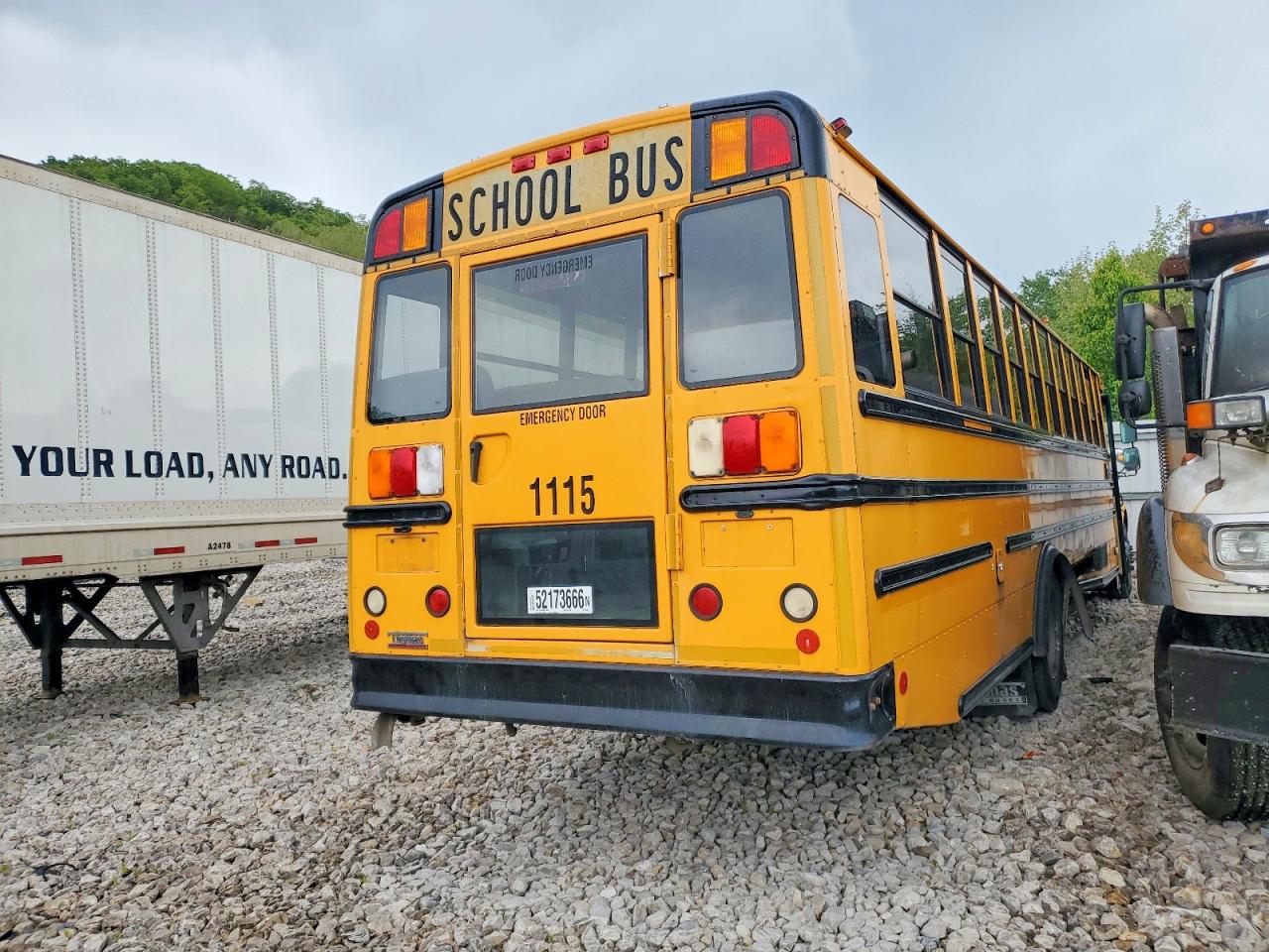 2011 FREIGHTLINER B2 Bus Chassis — VIN 4UZABRDT0BCAX5787 — photo 4